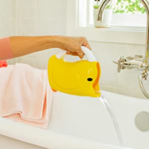 Munchkin Duckling Bath Rinser, Yellow Duckling Bath Rinser with Contouring Rim